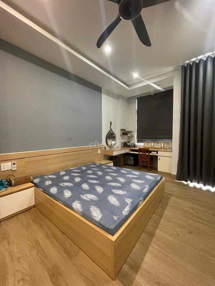Nhà 1 trệt 2 lầu Full Nội Thất Xịn, đường xe tải gần Lã Xuân Oai Q.9