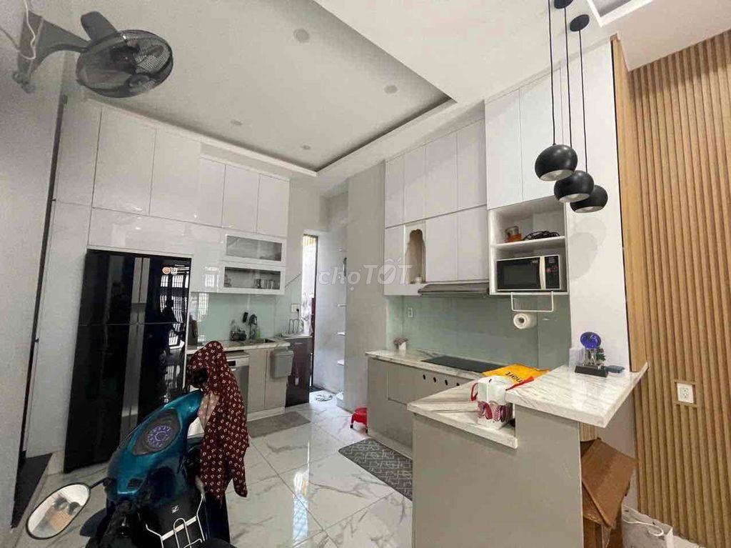 Nhà 1 trệt 2 lầu Full Nội Thất Xịn, đường xe tải gần Lã Xuân Oai Q.9
