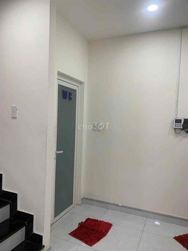 Cho thuê Mặt Bằng 6x20m, kết cấu 1 trệt 1 lững lầu gần Đỗ Xuân Hợp