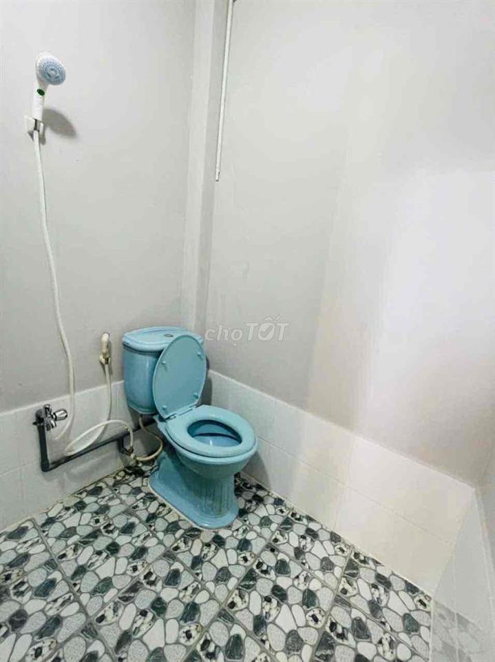 Phòng có gác rộng có 2 ban công tại đường 37  kế Phạm Văn Đồng