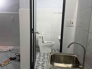 Phòng gác suốt rộng mới tinh tại đường Nguyễn Văn Tăng ngay trường C3