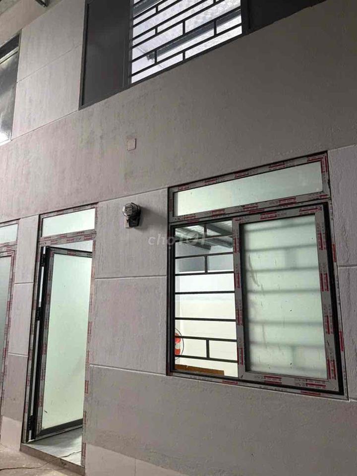 Phòng gác suốt rộng mới tinh tại đường Nguyễn Văn Tăng ngay trường C3