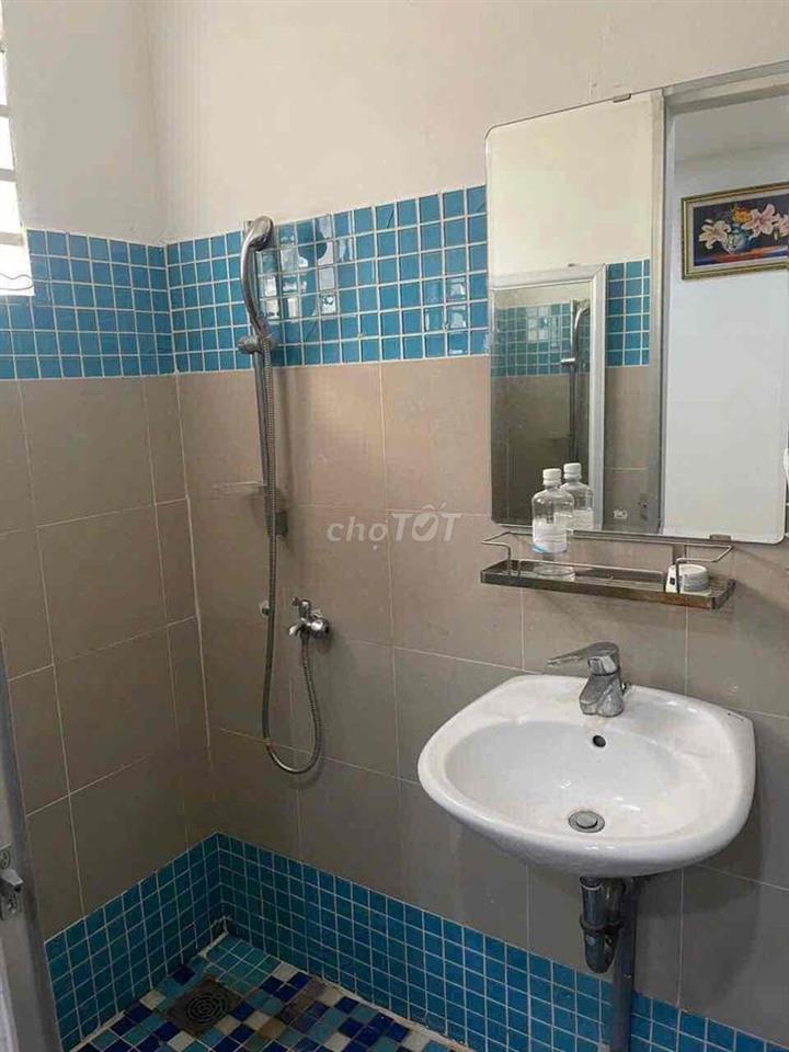 Nhà 1 trệt 1 lầu đường 11 Trường Thọ sẵn nội thất gần chợ Thủ Đức