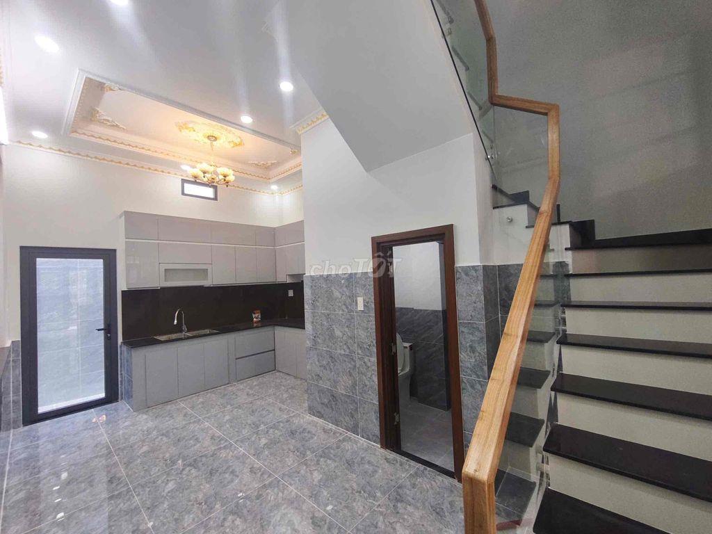 Nhà 1 trệt 2 lầu 4PN hẻm xe hơi gần đường Lò Lu, gần Vinhome Q.9