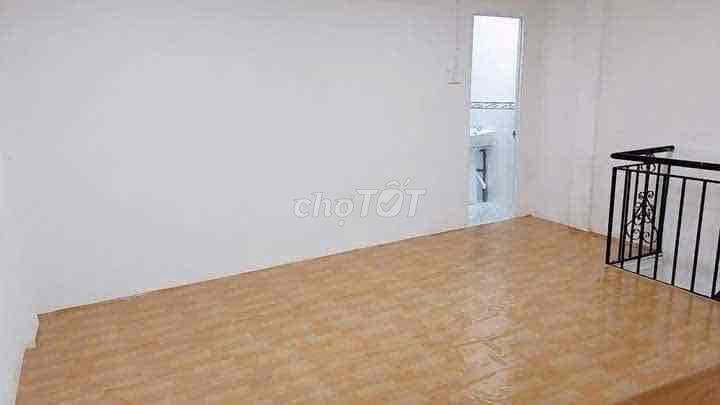 Nhà 1 trệt 1 lững 2PN 2WC gần Lê Văn Việt, chợ Hiệp Phú