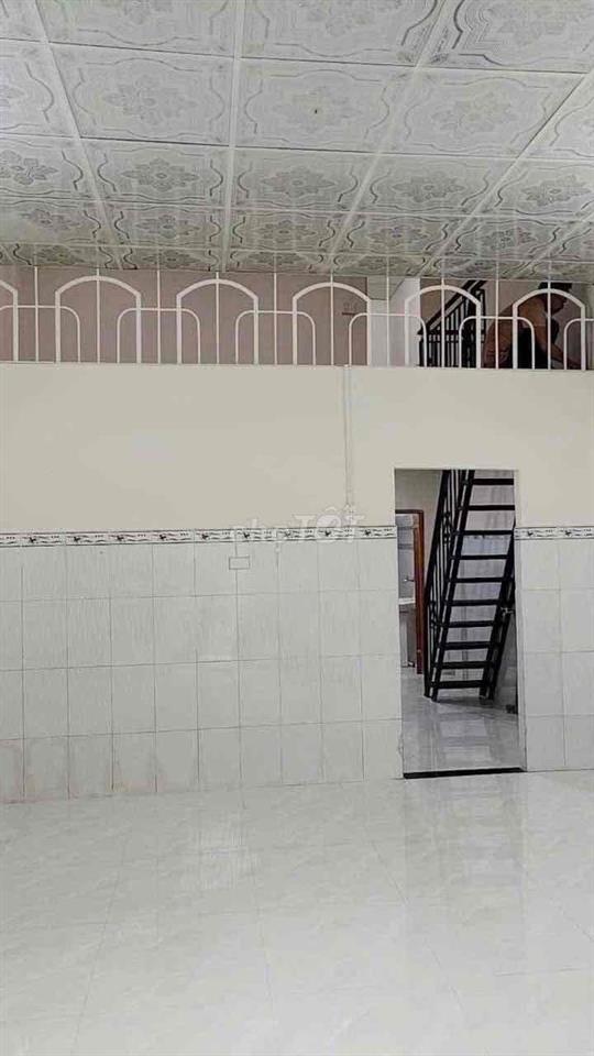Nhà 1 trệt 1 lững 2PN 2WC gần Lê Văn Việt, chợ Hiệp Phú