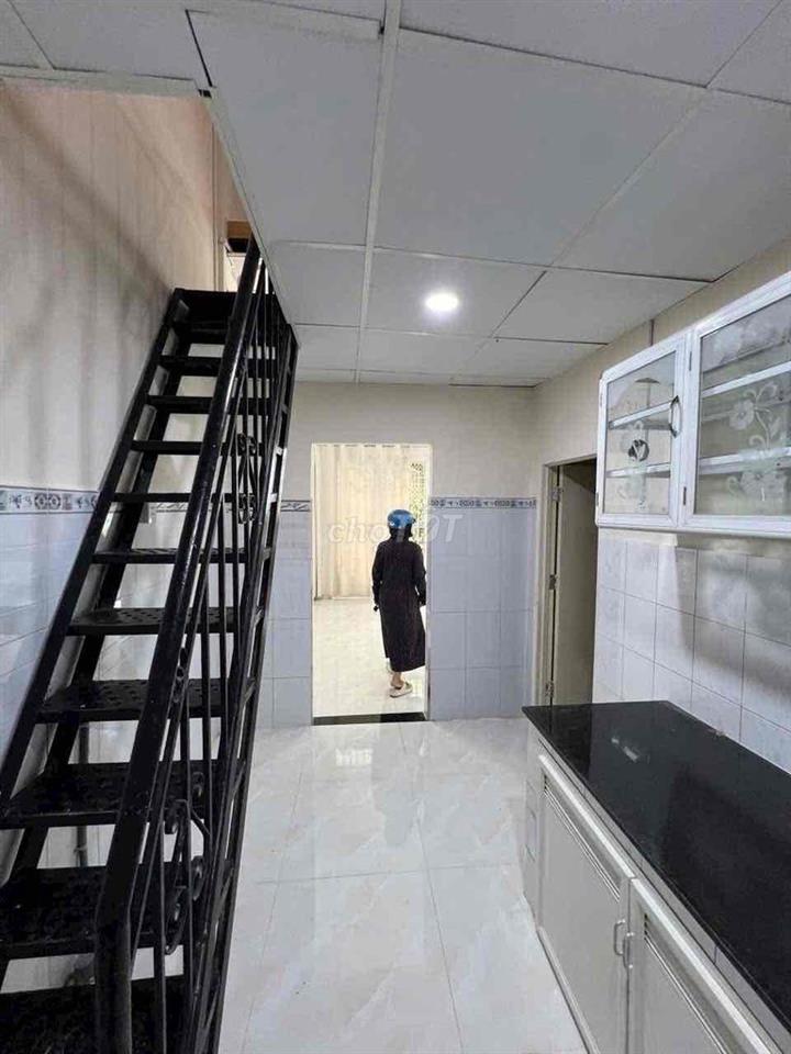 Nhà 1 trệt 1 lững 2PN 2WC gần Lê Văn Việt, chợ Hiệp Phú