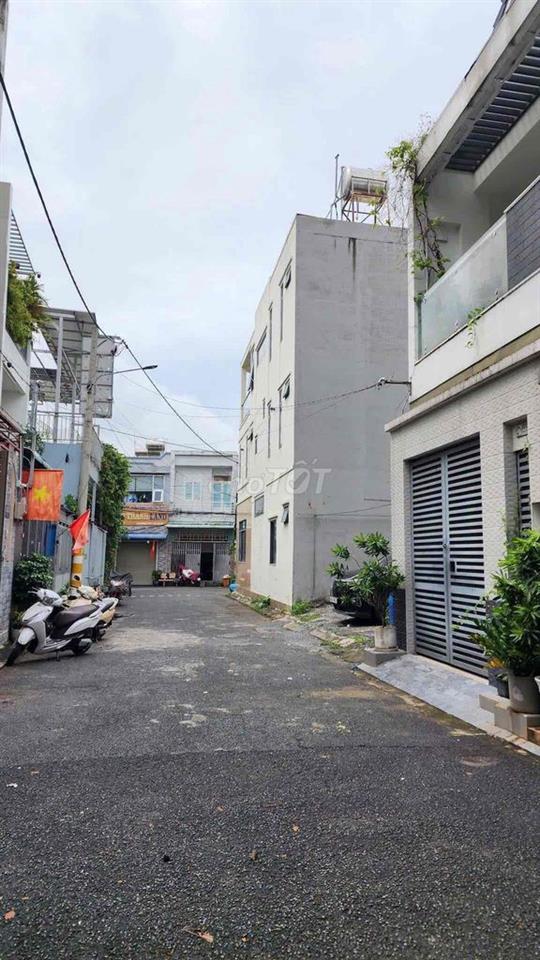 Nhà 1 trệt 2 lầu sẵn NT hẻm xe tải tại đường 9 gần Đặng Văn Bi