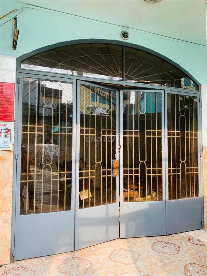 Nhà cấp 4 có lững DT sử dụng 100m2 đường xe tải ngay kế Xa Lộ Hà Nội
