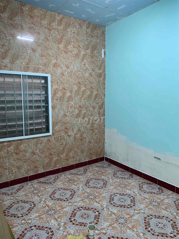 Nhà cấp 4 có lững DT sử dụng 100m2 đường xe tải ngay kế Xa Lộ Hà Nội