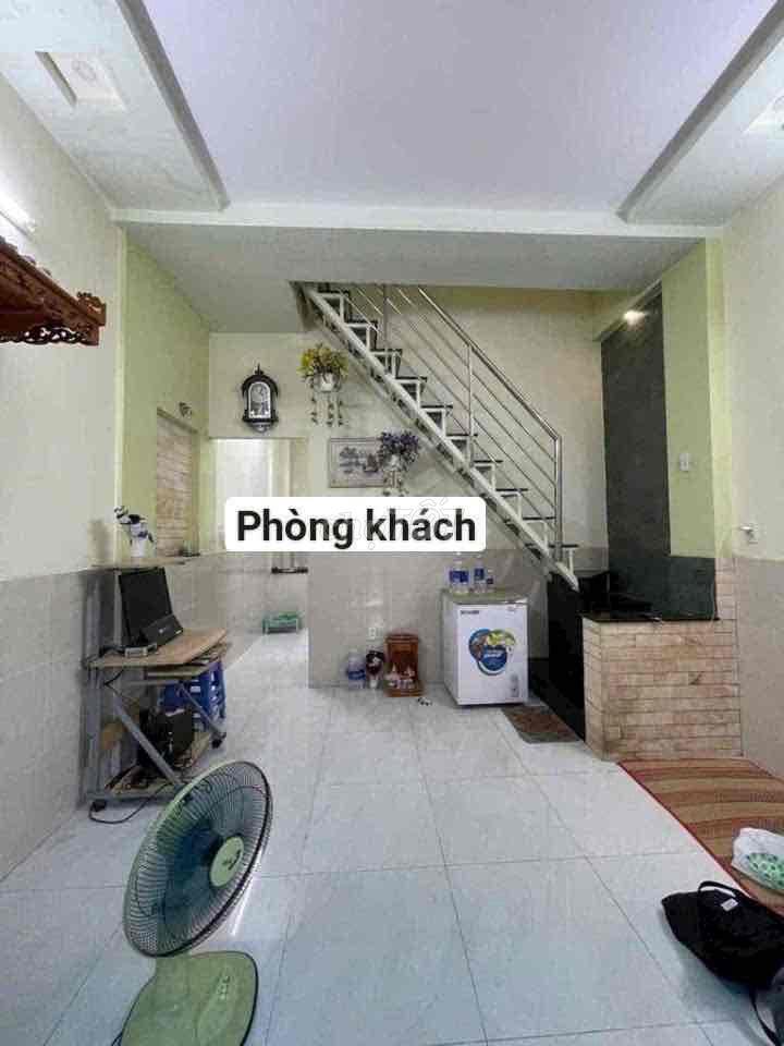 Nhà 1 trệt 1 lầu 2PN 2WC tại đường 36 Linh Đông gần Phạm Văn Đồng