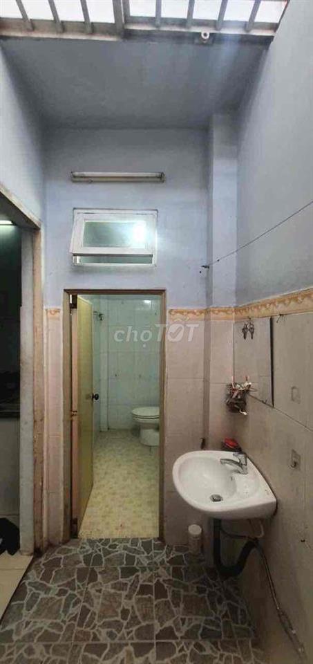 Nhà cấp 4 có lững gồm 2PN hẻm tại đường số 9 gần Phạm Văn Đồng