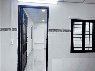 Nhà 1 trệt 1 lầu sân rộng DT 172m2 hẻm xe hơi tại đường 30 Linh Đông