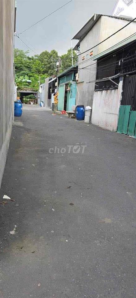 Nhà cấp 4 gồm 3PN hẻm đường Man Thiện Q.9