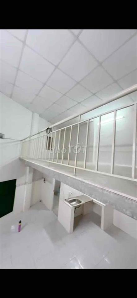 Cho thuê phòng trọ 40m2 sử dụng ngay kế Phạm Văn Đồng