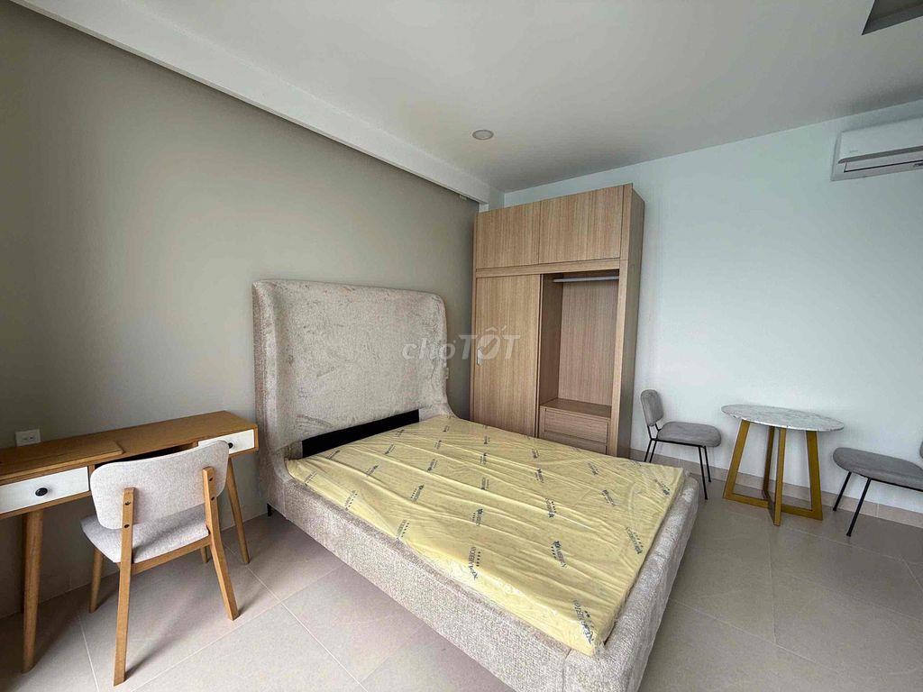 Căn Hộ Dịch Vụ Có Ban Công Full Nội Thất gần Vạn Phúc City