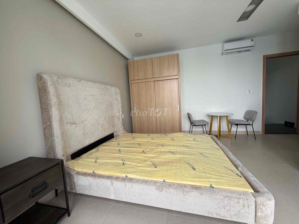Căn Hộ Dịch Vụ Có Ban Công Full Nội Thất gần Vạn Phúc City