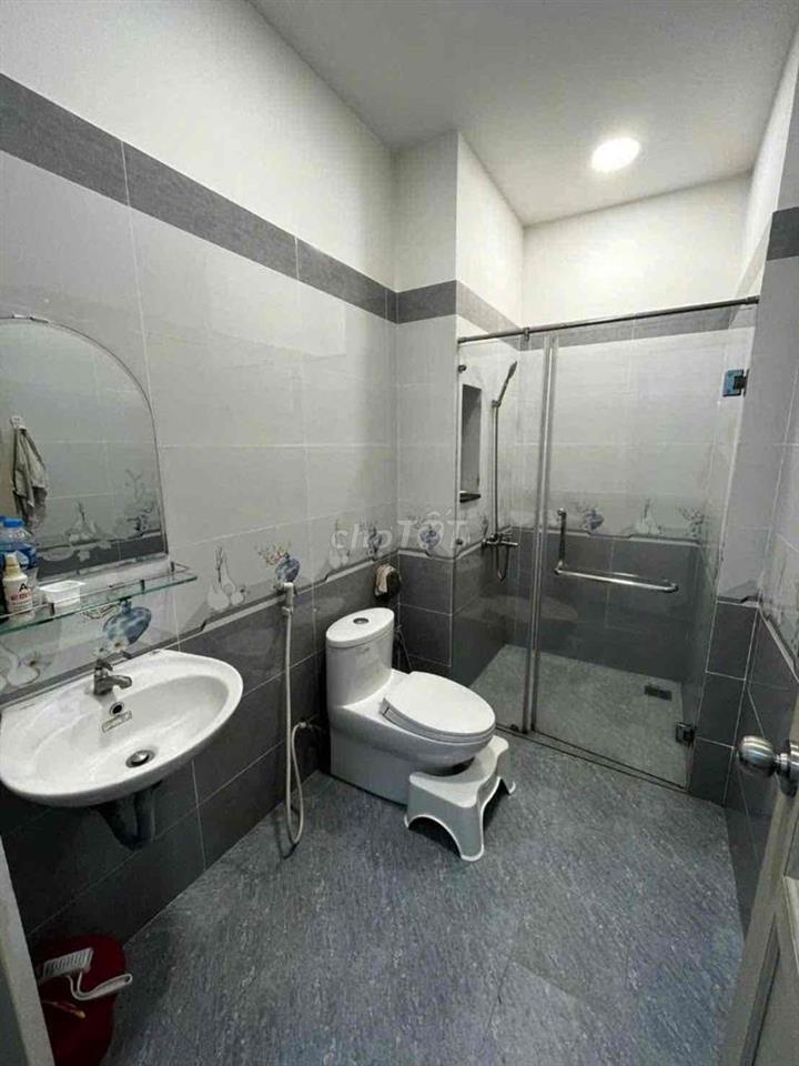 Nhà 1T3L DT 5x26m gồm 5PN 5WC Mặt tiền đường Lý Tế Xuyên Linh Đông