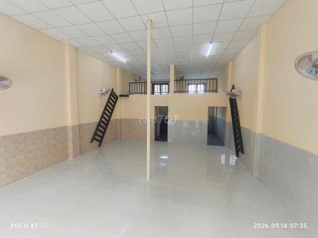 Cho thuê Mặt Bằng Kinh Doanh Sầm Uất gần chợ  ngang 6m có vỉa hè