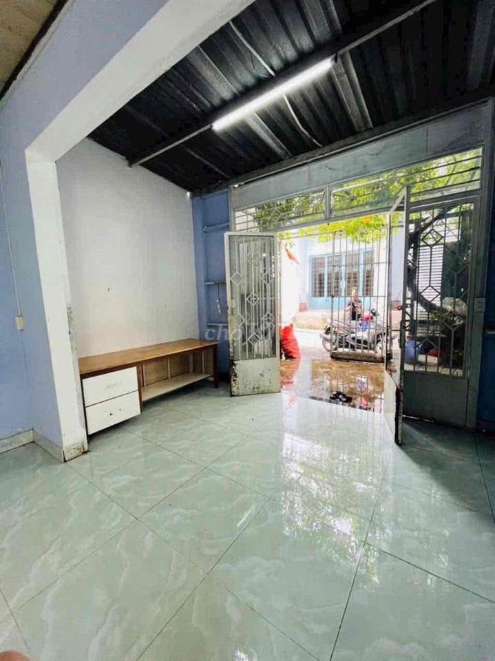 Nhà cấp 4 gồm 2PN góc 2 mặt tiền đường số 3 gần Đình Phong Phú
