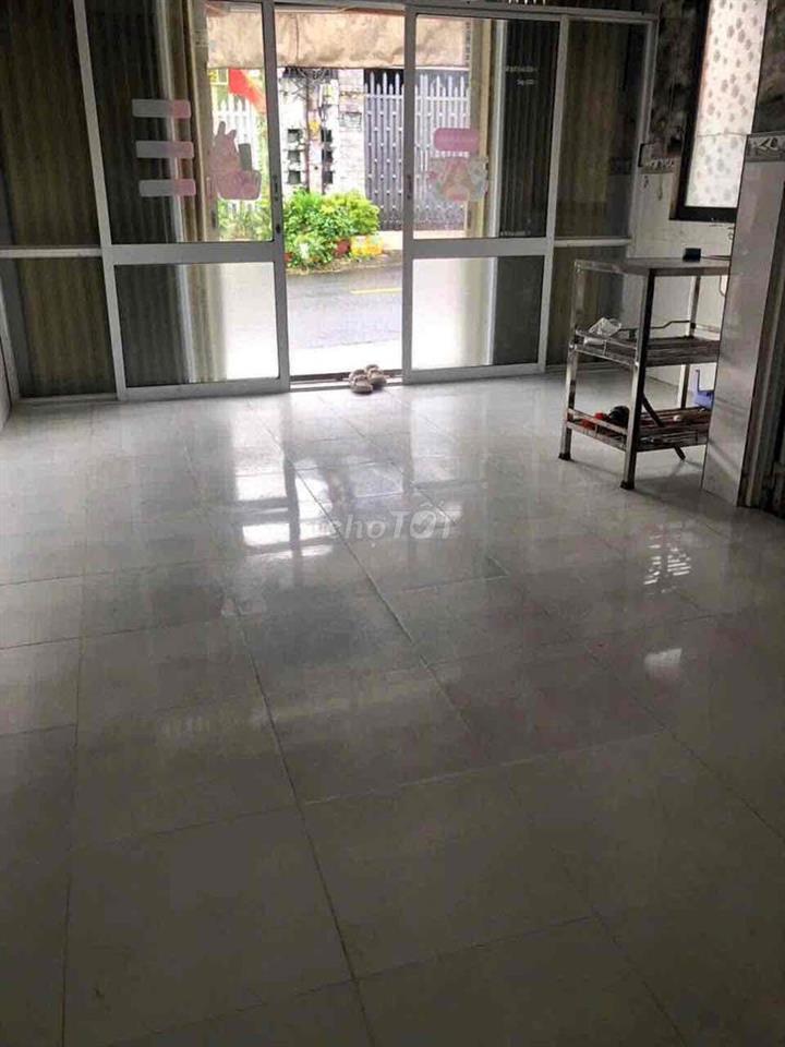 Nhà 1 trệt 1 lầu 2PN  Mặt tiền đường gần Lã Xuân Oai  Q.9