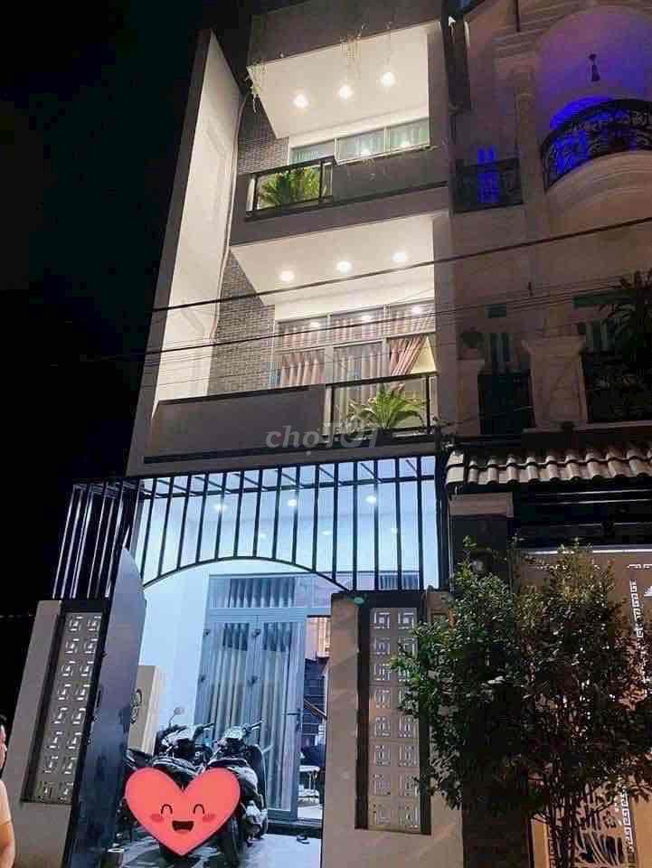 Nhà 1 trệt 2 lầu sân thượng 4PN đường Bưng Ông Thoàn gần Villa Park