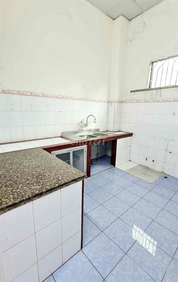 Nhà 1 trệt 1 lững 2PN DT 5x25m Mặt tiền đường Gần Phạm Văn Đồng