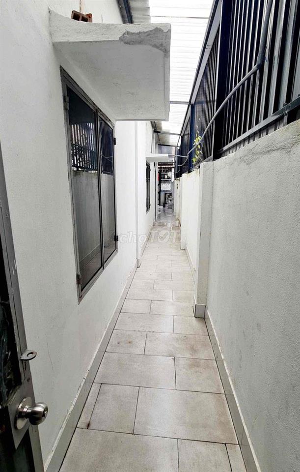 Nhà 1 trệt 1 lững 2PN DT 5x25m Mặt tiền đường Gần Phạm Văn Đồng