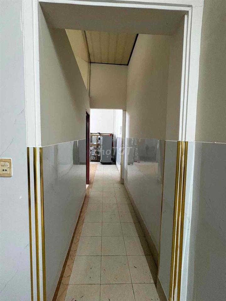 Nhà cấp 4 diện tích 80m2 hẻm đường Hoàng Hữu Nam gần ngã 3 Mỹ Thành