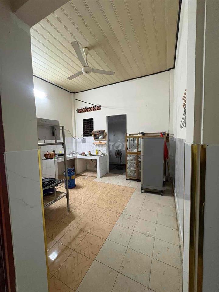 Nhà cấp 4 diện tích 80m2 hẻm đường Hoàng Hữu Nam gần ngã 3 Mỹ Thành