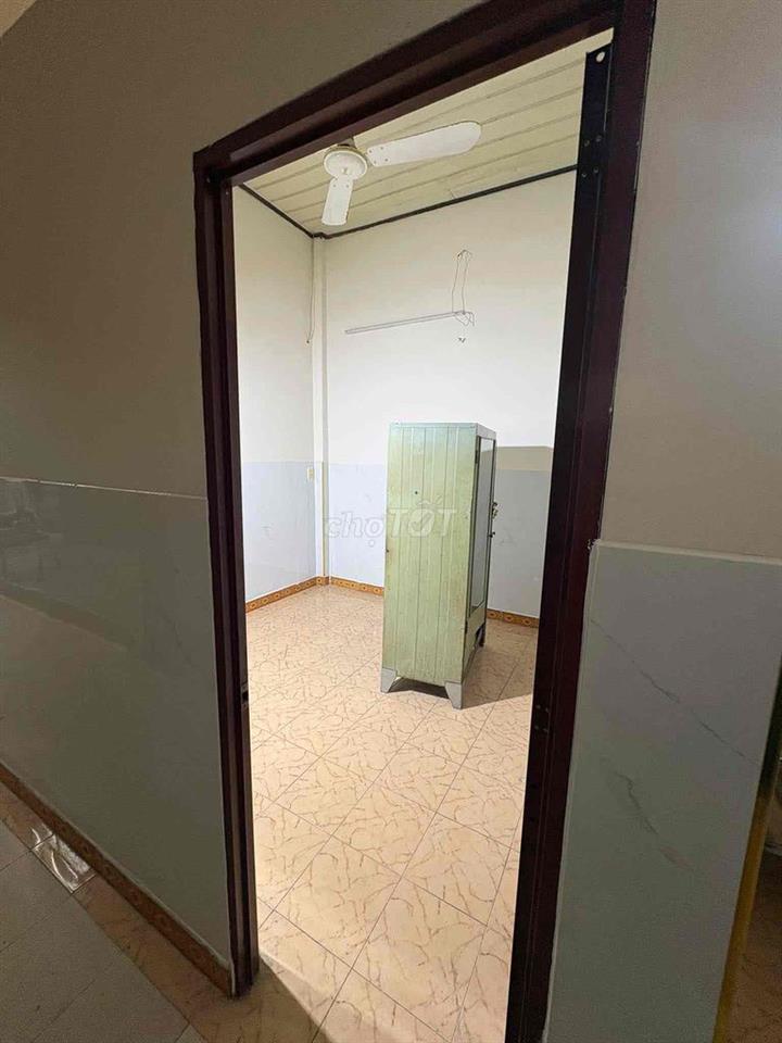 Nhà cấp 4 diện tích 80m2 hẻm đường Hoàng Hữu Nam gần ngã 3 Mỹ Thành