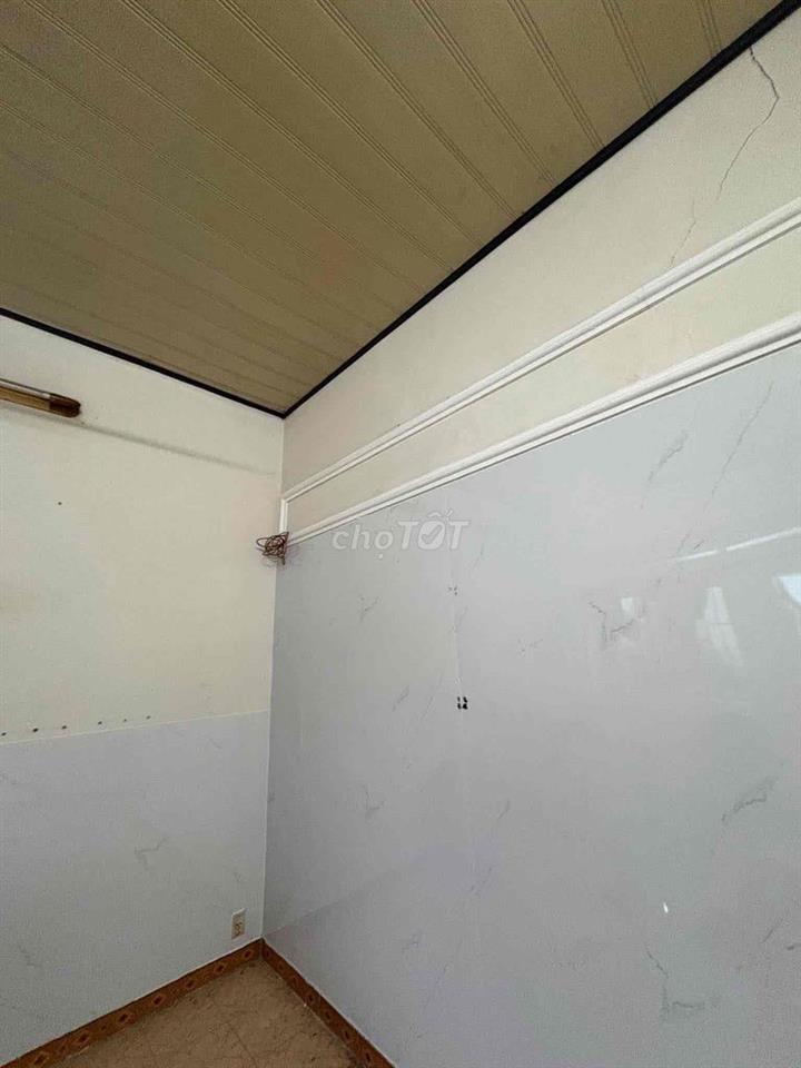 Nhà cấp 4 diện tích 80m2 hẻm đường Hoàng Hữu Nam gần ngã 3 Mỹ Thành