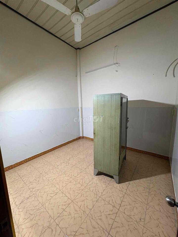 Nhà cấp 4 diện tích 80m2 hẻm đường Hoàng Hữu Nam gần ngã 3 Mỹ Thành
