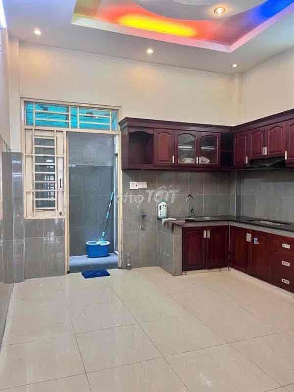 Nhà 1 trệt 2 lầu 4PN 5WC hẻm xe hơi gần chợ Hiệp Bình Thủ Đức
