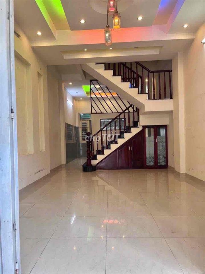 Nhà 1 trệt 2 lầu 4PN 5WC hẻm xe hơi gần chợ Hiệp Bình Thủ Đức