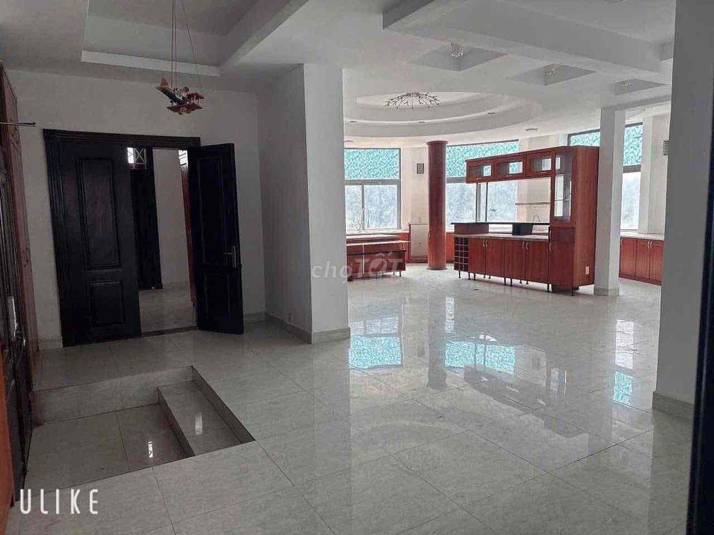 SIÊU BIỆT THỰ 1000M2 GỒM 8PN, CÓ HỒ BƠI NGAY SONG HÀNH XLHN, NGÃ 4 MK