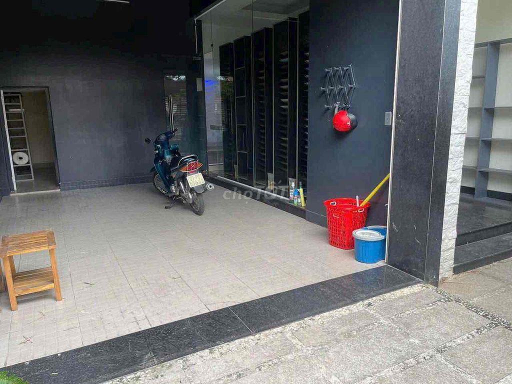 BIỆT THỰ 4PN DIỆN TÍCH KHỦNG MT CHỢ KIẾN THIẾT, NGAY NGÃ TƯ THỦ ĐỨC