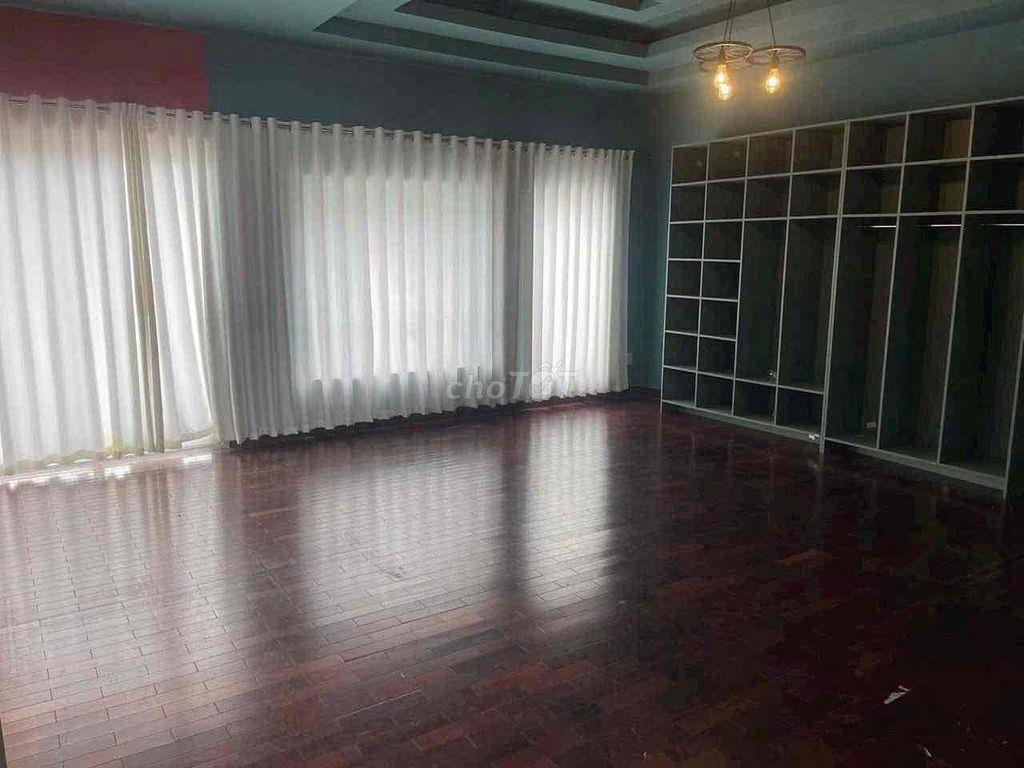 BIỆT THỰ 4PN DIỆN TÍCH KHỦNG MT CHỢ KIẾN THIẾT, NGAY NGÃ TƯ THỦ ĐỨC