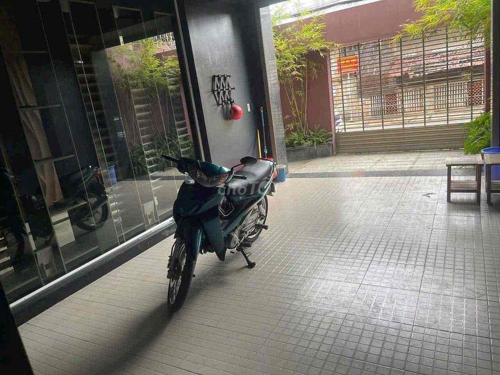 BIỆT THỰ 4PN DIỆN TÍCH KHỦNG MT CHỢ KIẾN THIẾT, NGAY NGÃ TƯ THỦ ĐỨC