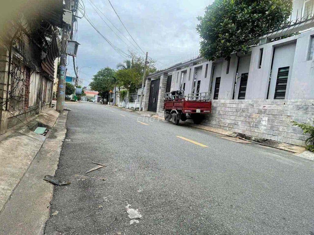 BIỆT THỰ 4PN DIỆN TÍCH KHỦNG MT CHỢ KIẾN THIẾT, NGAY NGÃ TƯ THỦ ĐỨC