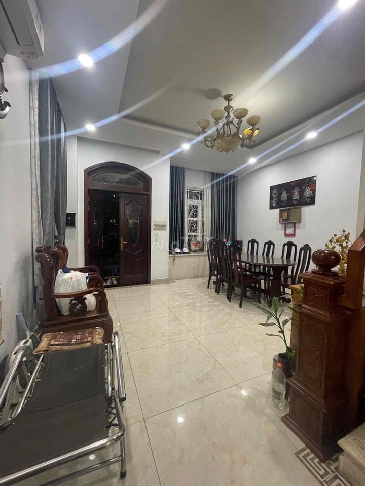 CHO THUÊ NHÀ KHU COMPOUND LITTLE VILLAGE GẦN TTTM GIGAMALL,HẦM 4 TẦNG