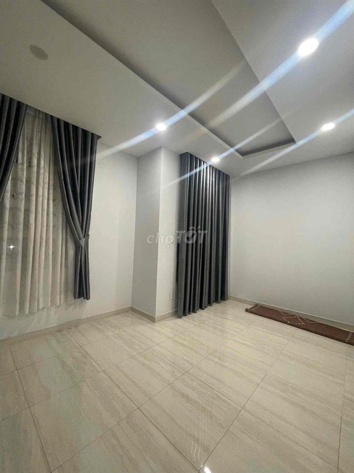 CHO THUÊ NHÀ KHU COMPOUND LITTLE VILLAGE GẦN TTTM GIGAMALL,HẦM 4 TẦNG