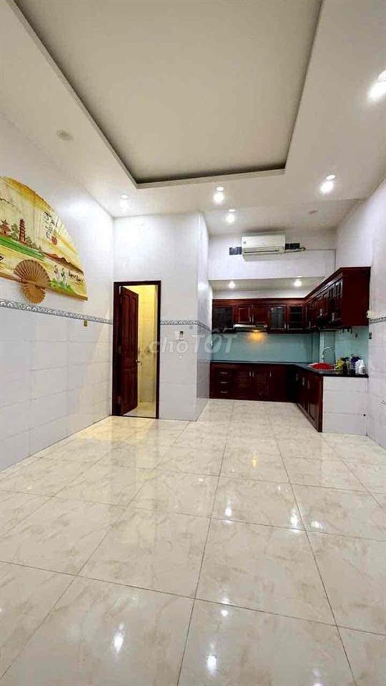 NHÀ 4 TẦNG P. LINH ĐÔNG GẦN PHẠM VĂN ĐÔNG,SẴN NỘI THẤT,SÂN OTO