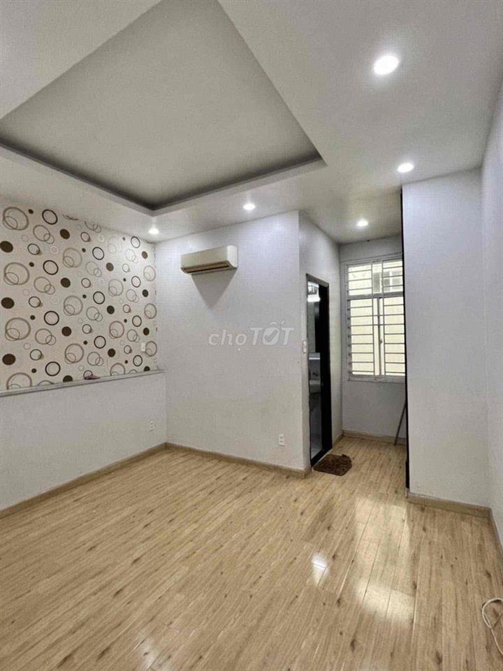 NHÀ 4 TẦNG P. LINH ĐÔNG GẦN PHẠM VĂN ĐÔNG,SẴN NỘI THẤT,SÂN OTO
