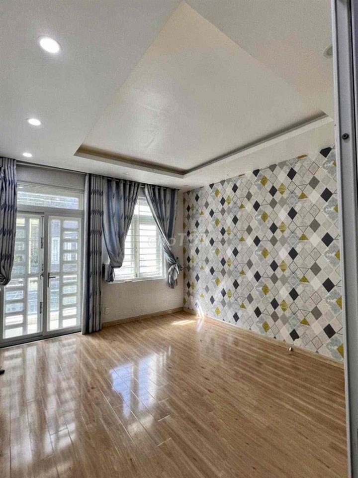 NHÀ 4 TẦNG P. LINH ĐÔNG GẦN PHẠM VĂN ĐÔNG,SẴN NỘI THẤT,SÂN OTO