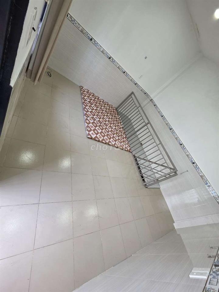Cho thuê nhà Nguyên Căn gần khu CNC Q9