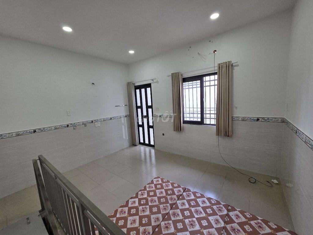 Cho thuê nhà Nguyên Căn gần khu CNC Q9