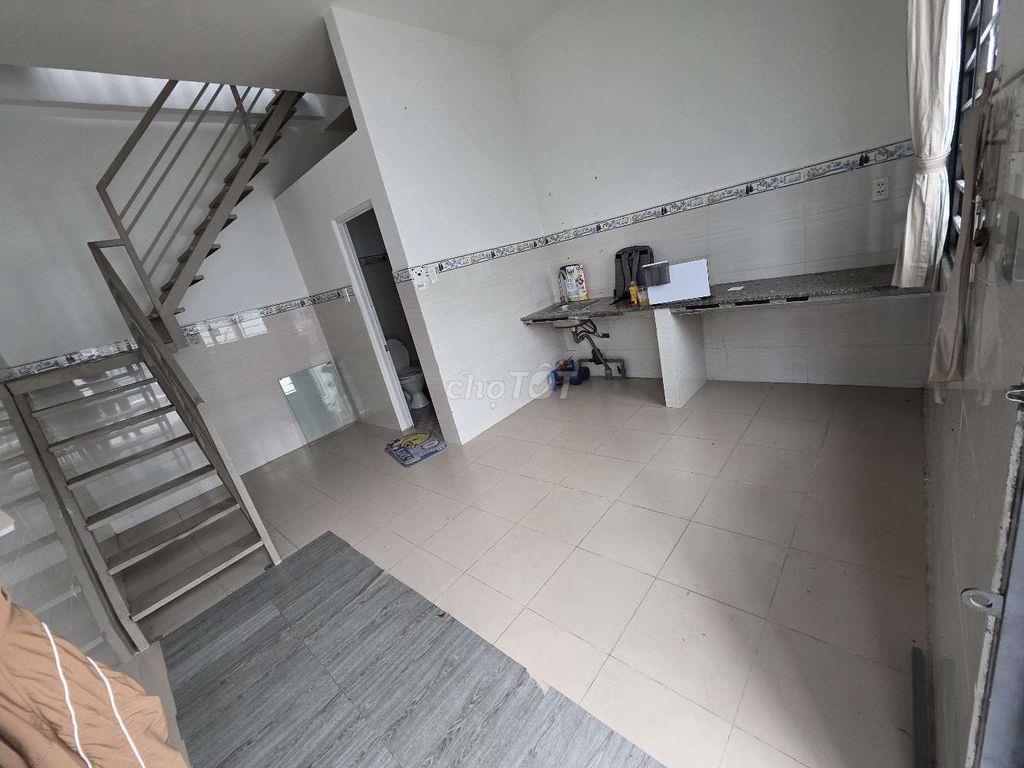 Cho thuê nhà Nguyên Căn gần khu CNC Q9