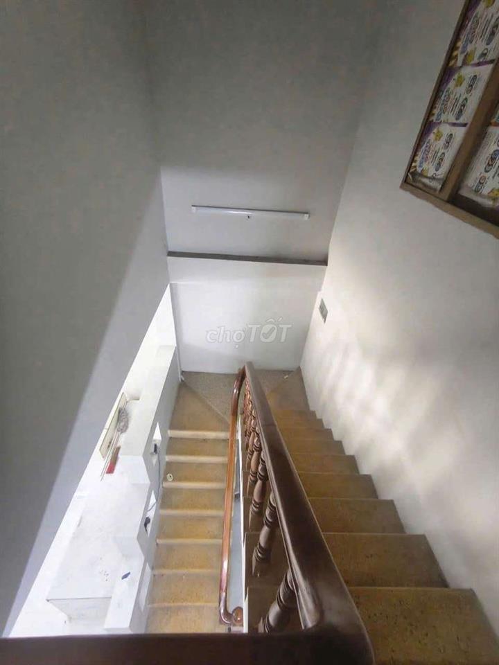 NHÀ 4PN ĐỐI DIỆN CÔNG VIÊN- GẦN VINCOM THỦ ĐỨC 