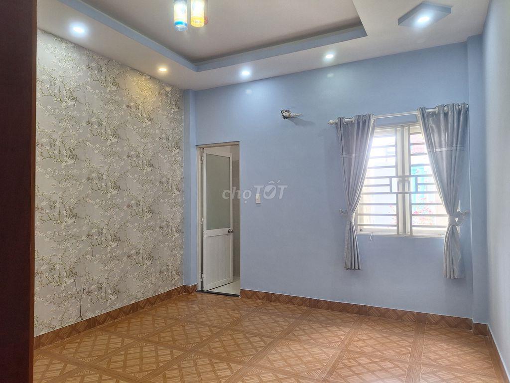 Nhà đep cho thuê, mới từ nước sơn, sạch thơm từ rèm cửa!